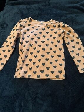 Girls' Long-Sleeve Heart Print Top - Tan with Black Hearts